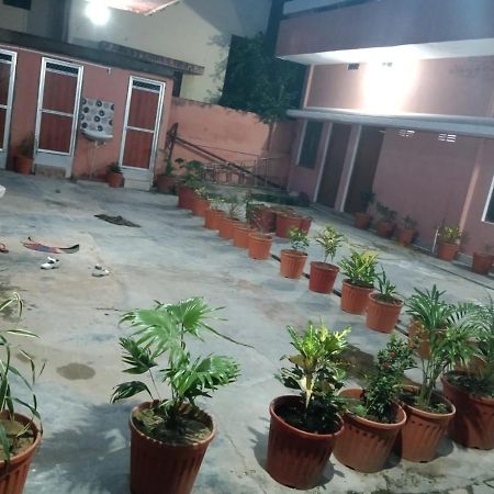Anand Lok Varanasi Exteriör bild