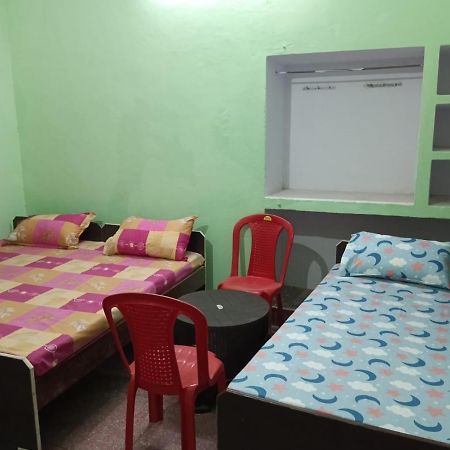 Anand Lok Varanasi Exteriör bild