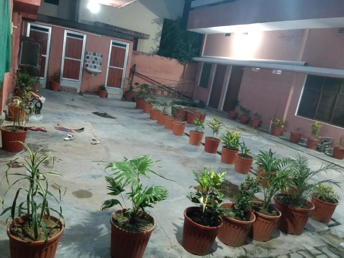 Anand Lok Varanasi Exteriör bild