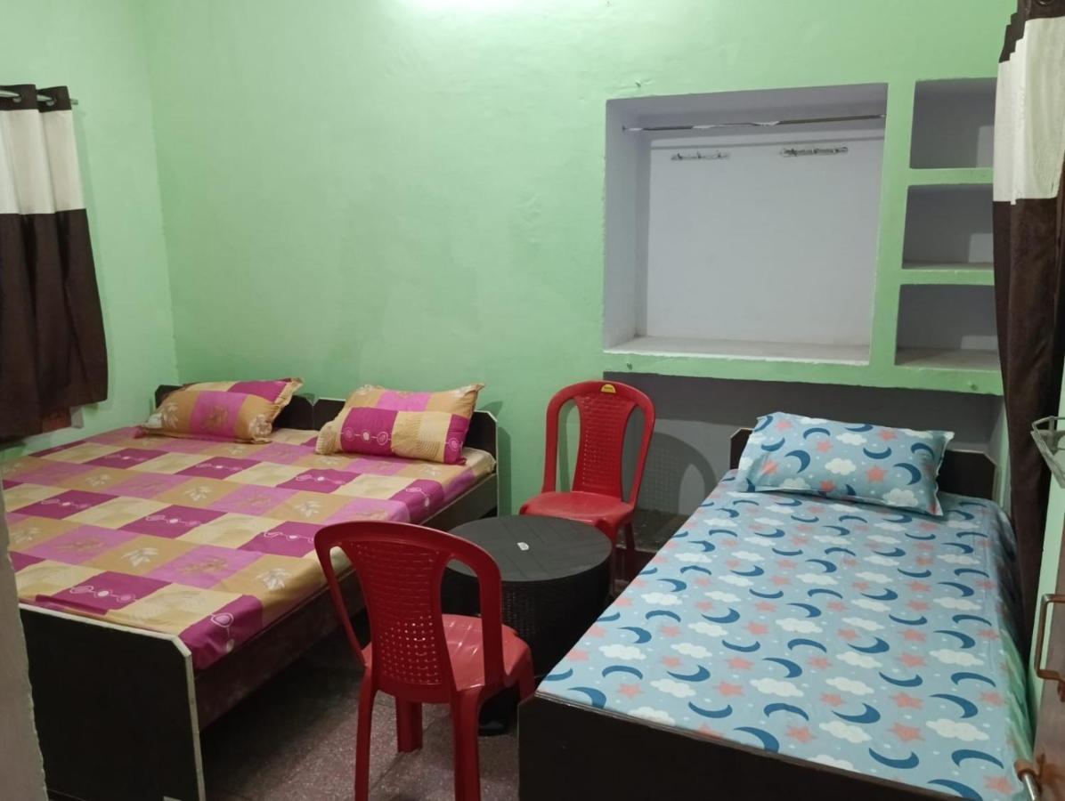 Anand Lok Varanasi Exteriör bild